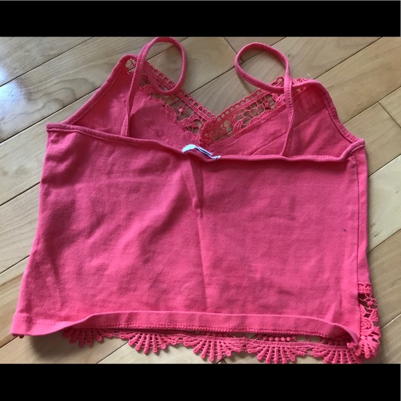 cute crop top - Picture 2 of 4